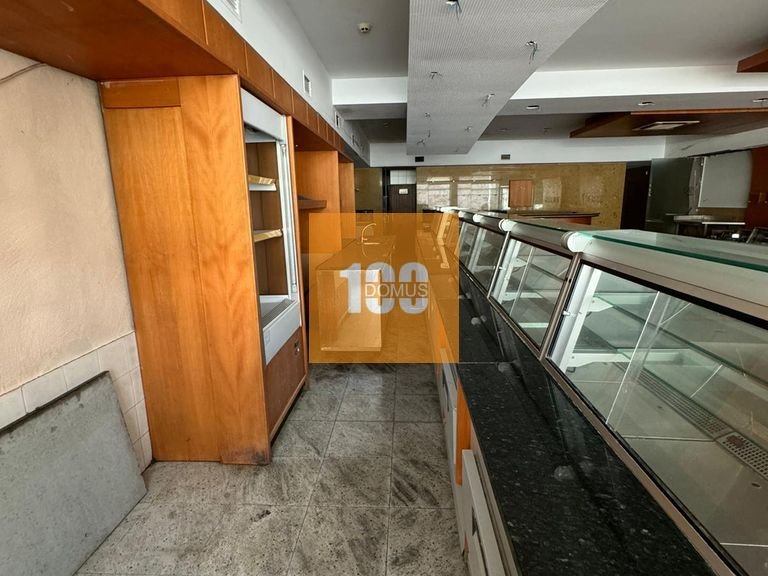 Commercial for Sale in Mafamude, Porto 3