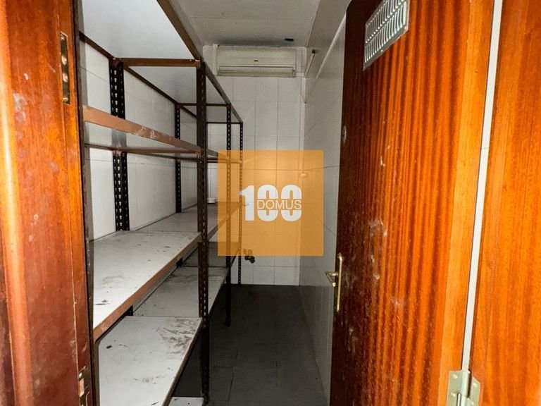 Commercial for Sale in Mafamude, Porto 4