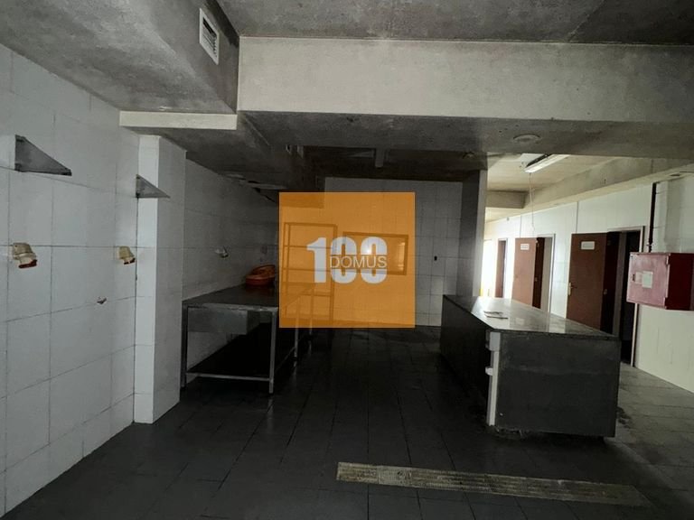 Commercial for Sale in Mafamude, Porto 8