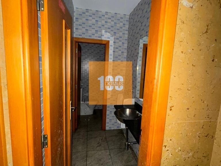 Commercial for Sale in Mafamude, Porto 11