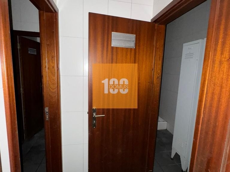 Commercial for Sale in Mafamude, Porto 15