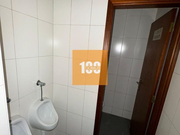 Commercial for Sale in Mafamude, Porto 16