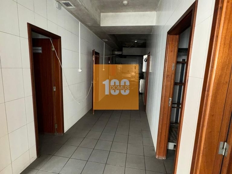 Commercial for Sale in Mafamude, Porto 19
