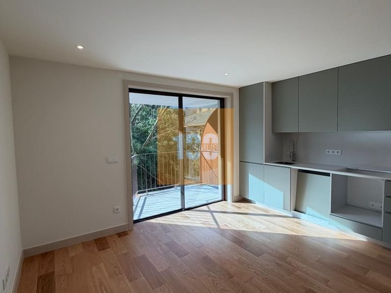 Apartment for Sale in Cedofeita, Santo Ildefonso, Sé, Miragaia, São Nicolau E Vitória, Porto 1