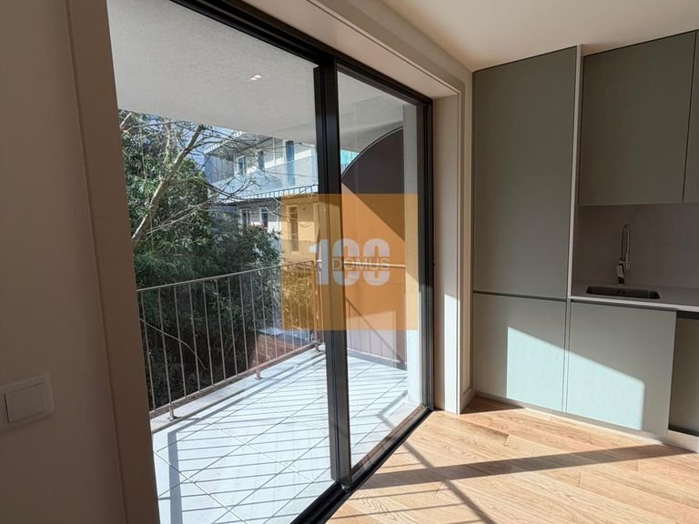Apartment for Sale in Cedofeita, Santo Ildefonso, Sé, Miragaia, São Nicolau E Vitória, Porto 2