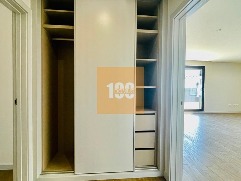 Apartment for Sale in Cedofeita, Santo Ildefonso, Sé, Miragaia, São Nicolau E Vitória, Porto 10