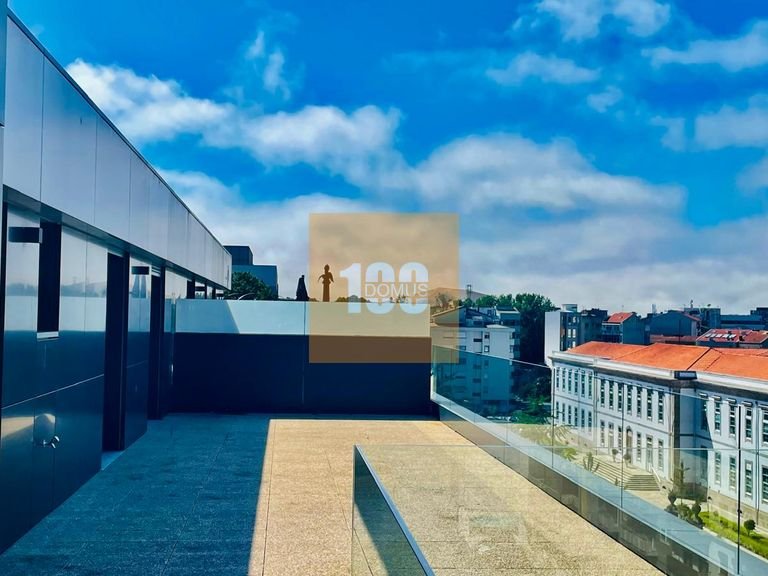 Apartment for Sale in Cedofeita, Santo Ildefonso, Sé, Miragaia, São Nicolau E Vitória, Porto 1