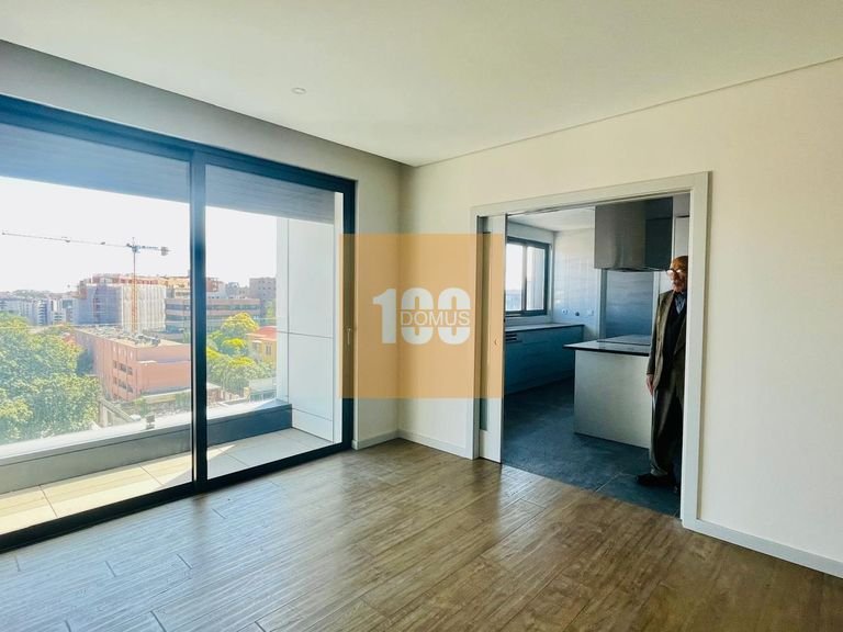 Apartment for Sale in Cedofeita, Santo Ildefonso, Sé, Miragaia, São Nicolau E Vitória, Porto 12