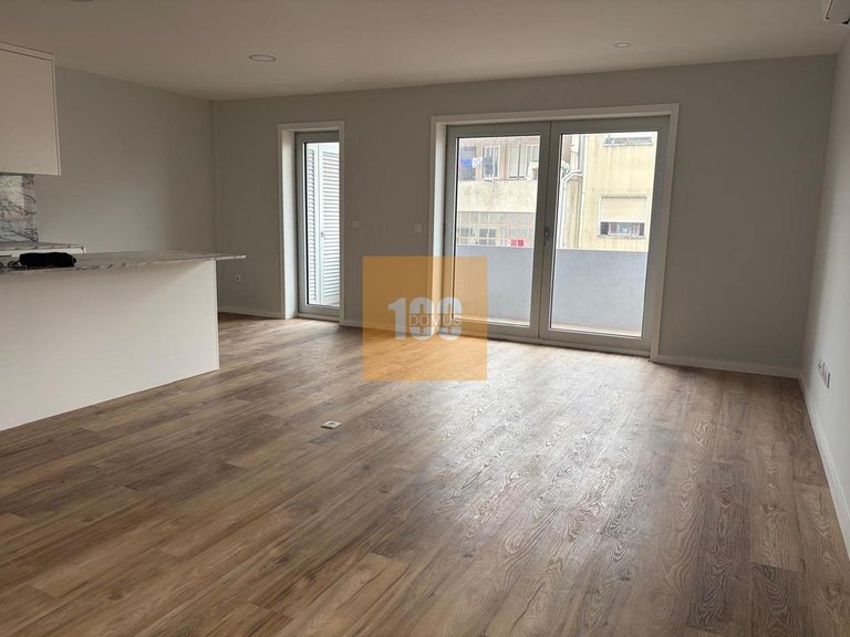 Apartment for Sale in Cedofeita, Santo Ildefonso, Sé, Miragaia, São Nicolau E Vitória, Porto 2