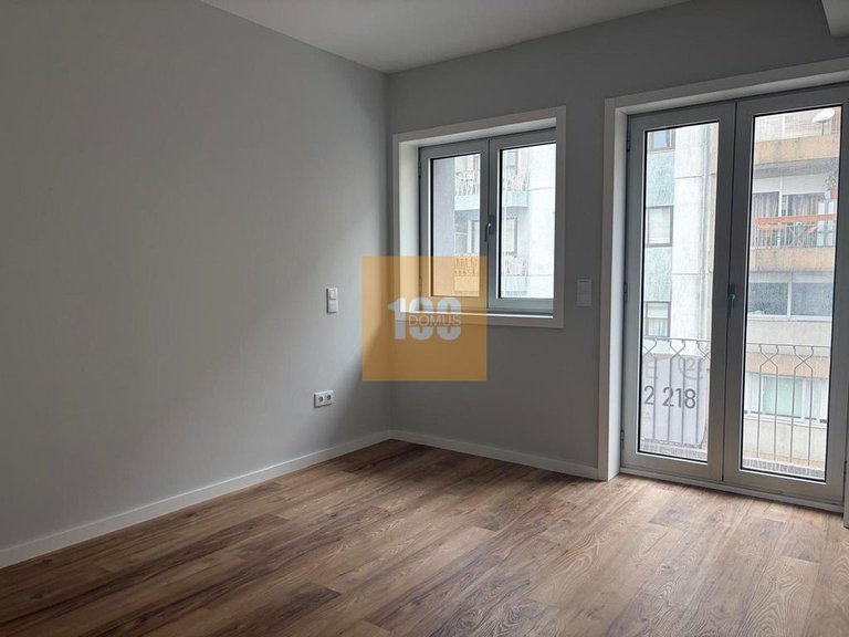 Apartment for Sale in Cedofeita, Santo Ildefonso, Sé, Miragaia, São Nicolau E Vitória, Porto 7