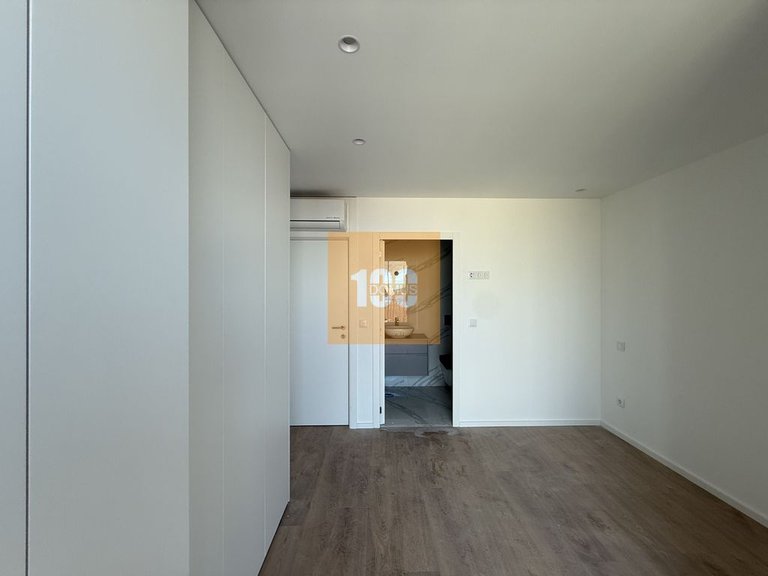 Apartment for Sale in Cedofeita, Santo Ildefonso, Sé, Miragaia, São Nicolau E Vitória, Porto 16