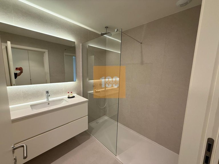 Apartment for Sale in São Pedro Da Afurada, Porto 17