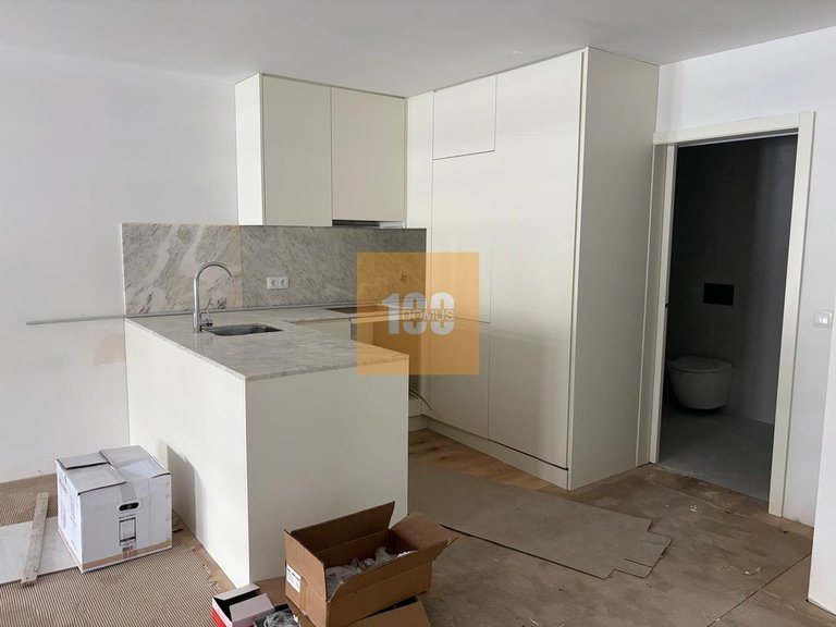 Apartment for Sale in Lordelo Do Ouro E Massarelos, Porto 16