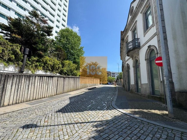 Apartment for Sale in Lordelo Do Ouro E Massarelos, Porto 30