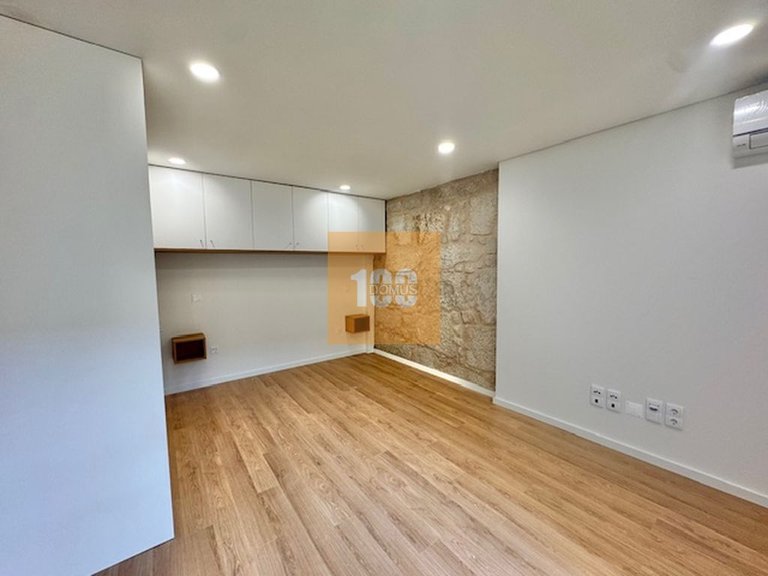 Apartment for Sale in Cedofeita, Santo Ildefonso, Sé, Miragaia, São Nicolau E Vitória, Porto 9