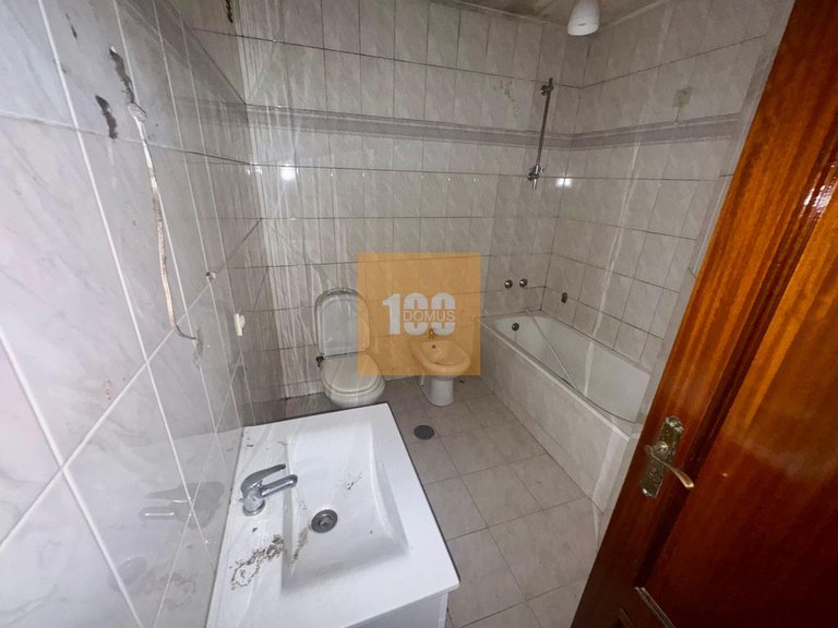 Commercial for Sale in Cedofeita, Santo Ildefonso, Sé, Miragaia, São Nicolau E Vitória, Porto 19