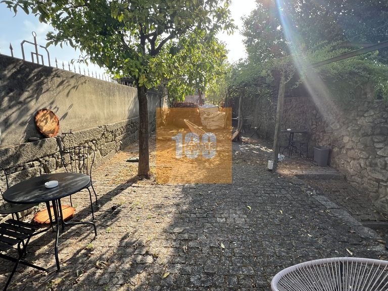 Commercial for Sale in Bonfim, Porto 40