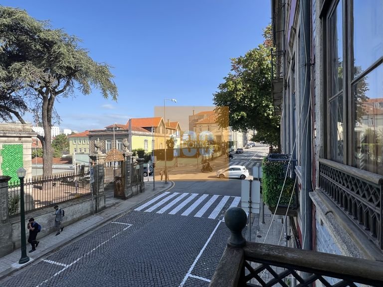 Commercial for Sale in Bonfim, Porto 42