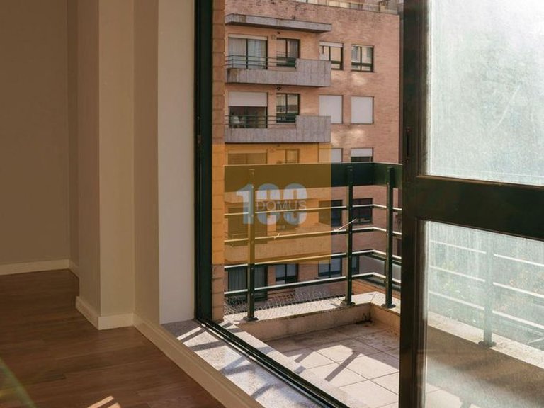 Apartment for Sale in Ramalde, Porto 4