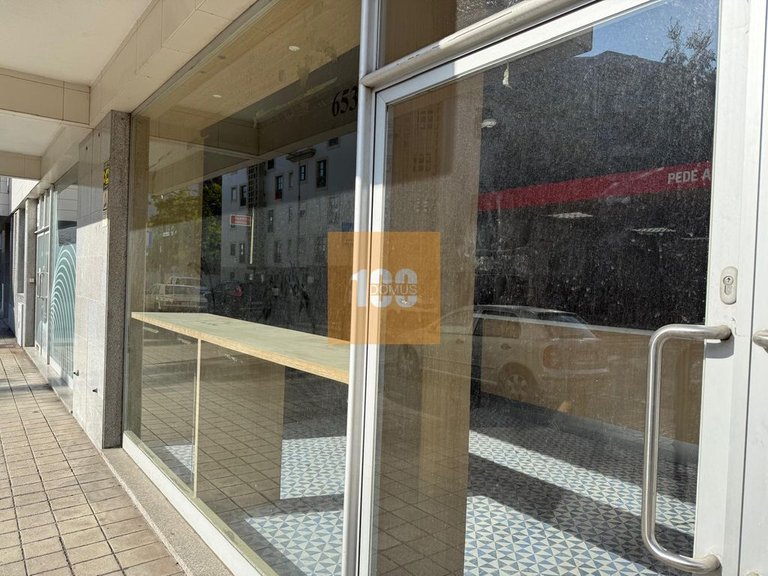 Commercial for Sale in Cedofeita, Santo Ildefonso, Sé, Miragaia, São Nicolau E Vitória, Porto 1