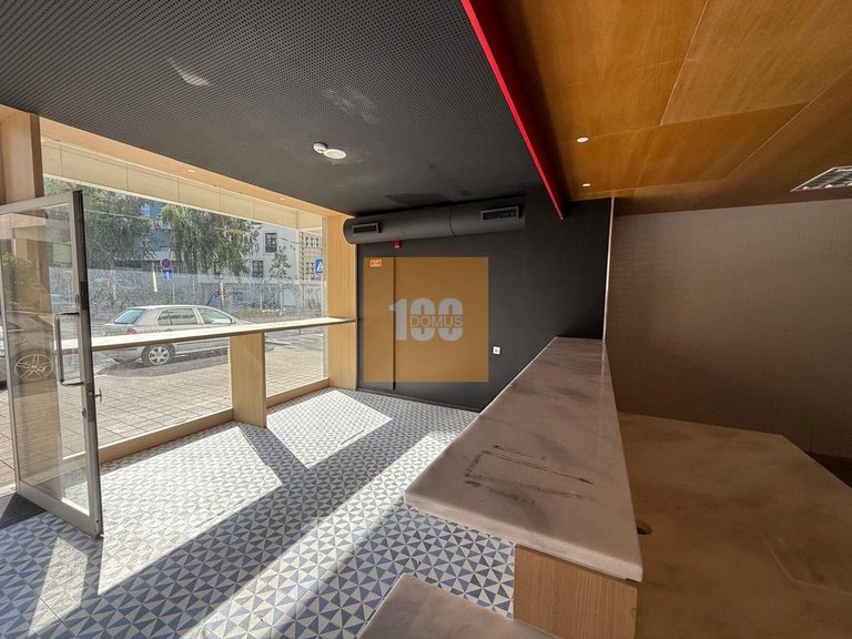 Commercial for Sale in Cedofeita, Santo Ildefonso, Sé, Miragaia, São Nicolau E Vitória, Porto 2