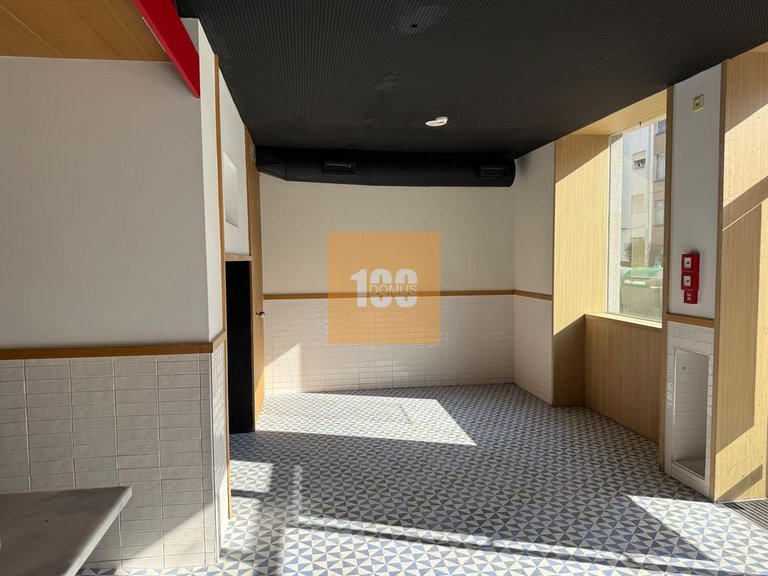 Commercial for Sale in Cedofeita, Santo Ildefonso, Sé, Miragaia, São Nicolau E Vitória, Porto 7