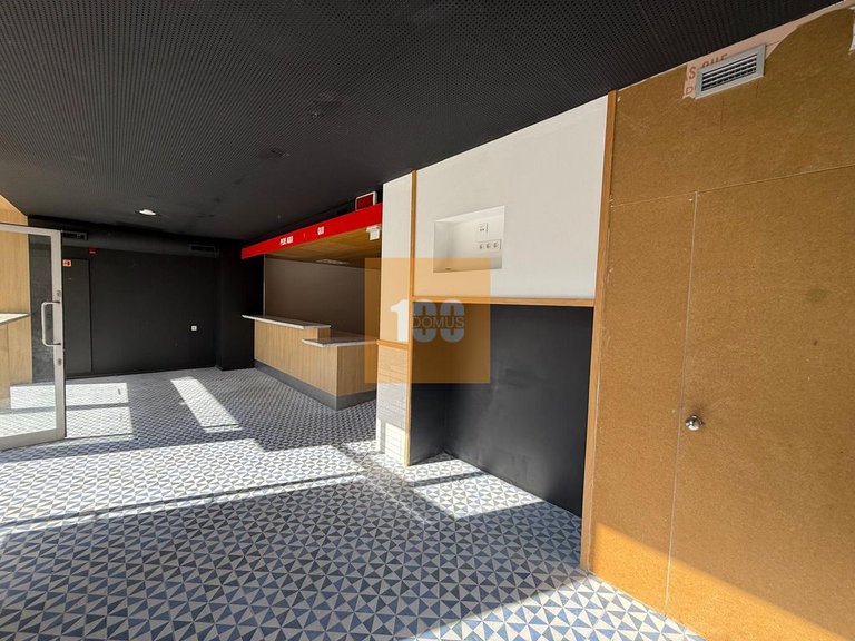 Commercial for Sale in Cedofeita, Santo Ildefonso, Sé, Miragaia, São Nicolau E Vitória, Porto 8
