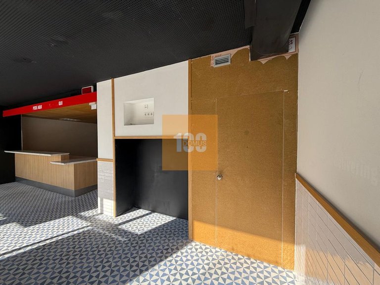 Commercial for Sale in Cedofeita, Santo Ildefonso, Sé, Miragaia, São Nicolau E Vitória, Porto 9