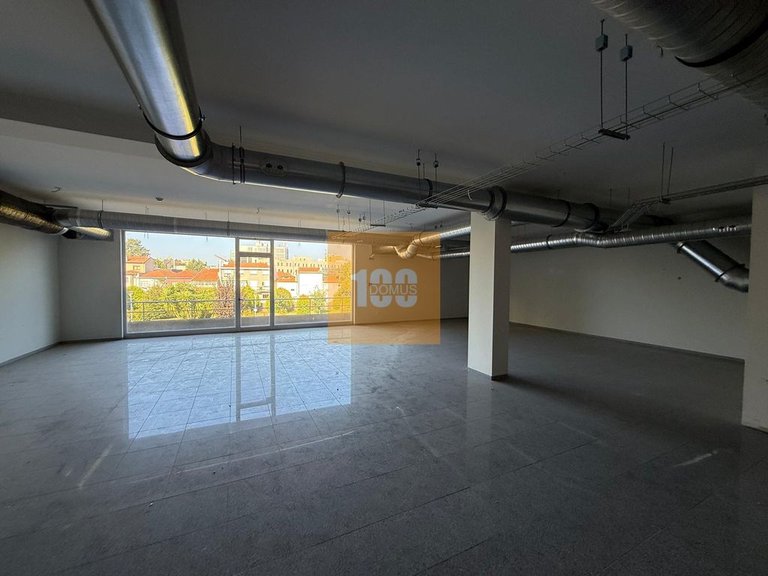 Commercial for Sale in Cedofeita, Santo Ildefonso, Sé, Miragaia, São Nicolau E Vitória, Porto 11