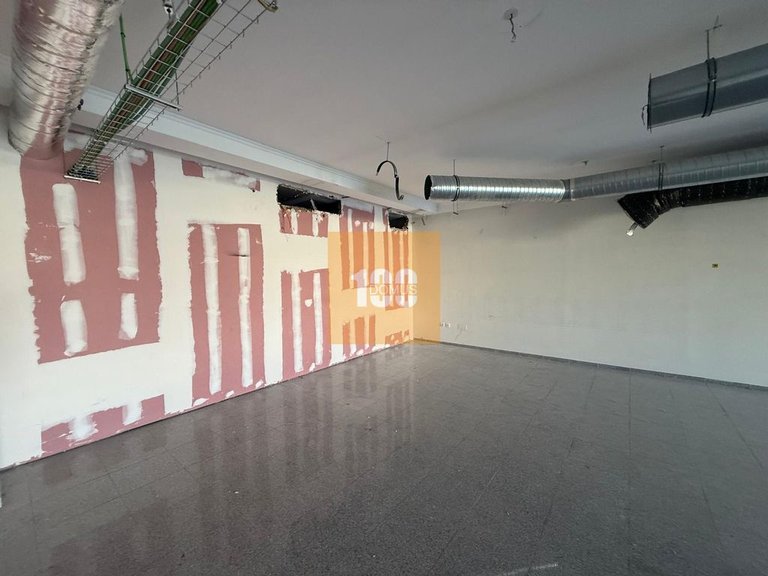Commercial for Sale in Cedofeita, Santo Ildefonso, Sé, Miragaia, São Nicolau E Vitória, Porto 13