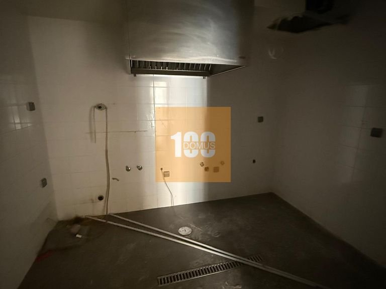 Commercial for Sale in Cedofeita, Santo Ildefonso, Sé, Miragaia, São Nicolau E Vitória, Porto 18