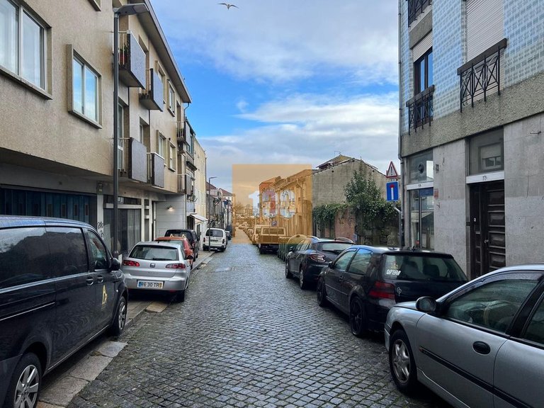Commercial for Sale in Bonfim, Porto 26