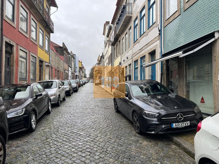 Commercial for Sale in Bonfim, Porto 27