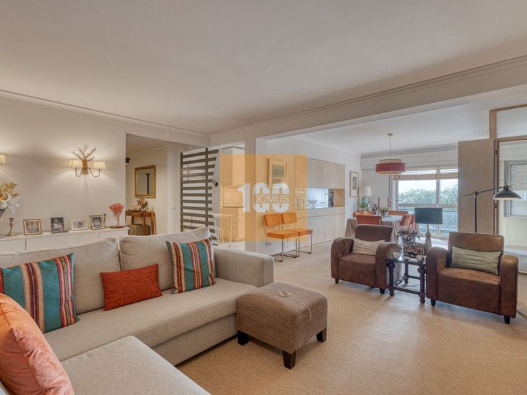 Apartment for Sale in Aldoar, Foz Do Douro E Nevogilde, Porto 1