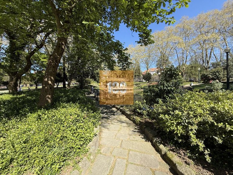 Commercial for Sale in Paranhos, Porto 17