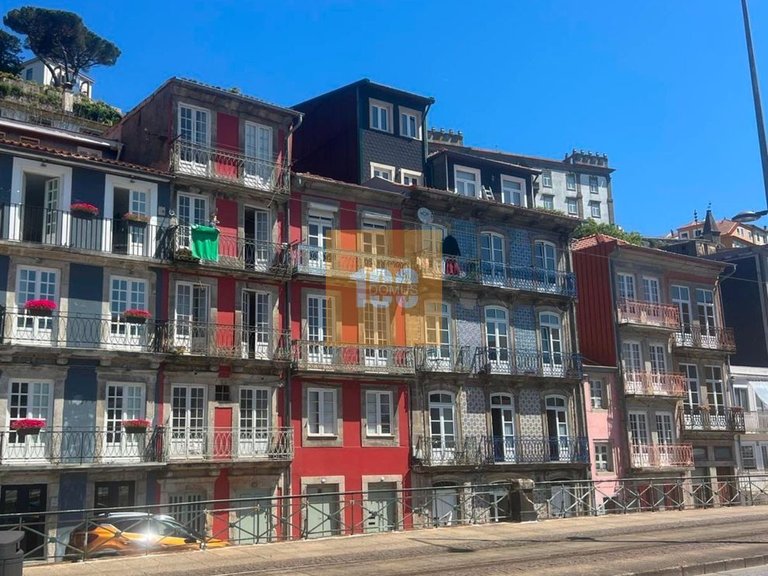 Commercial for Sale in Cedofeita, Santo Ildefonso, Sé, Miragaia, São Nicolau E Vitória, Porto 2