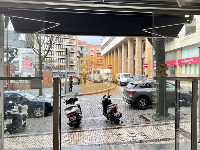 Commercial for Rent in Cedofeita, Santo Ildefonso, Sé, Miragaia, São Nicolau E Vitória, Porto 2
