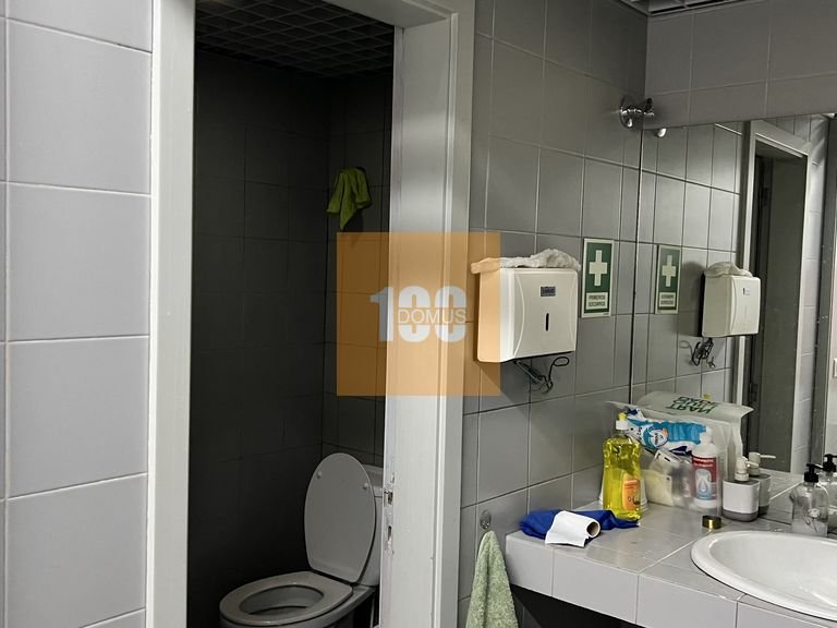 Commercial for Rent in Cedofeita, Santo Ildefonso, Sé, Miragaia, São Nicolau E Vitória, Porto 10