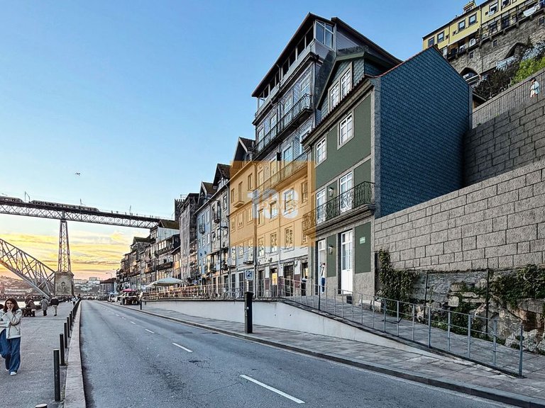 Commercial for Sale in Cedofeita, Santo Ildefonso, Sé, Miragaia, São Nicolau E Vitória, Porto 1