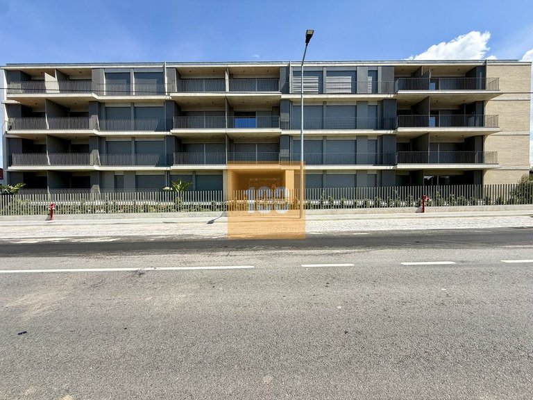 Apartment for Sale in São Felix Da Marinha, Porto 4