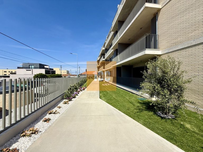 Apartment for Sale in São Felix Da Marinha, Porto 8