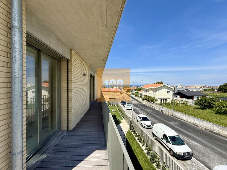 Apartment for Sale in São Felix Da Marinha, Porto 37