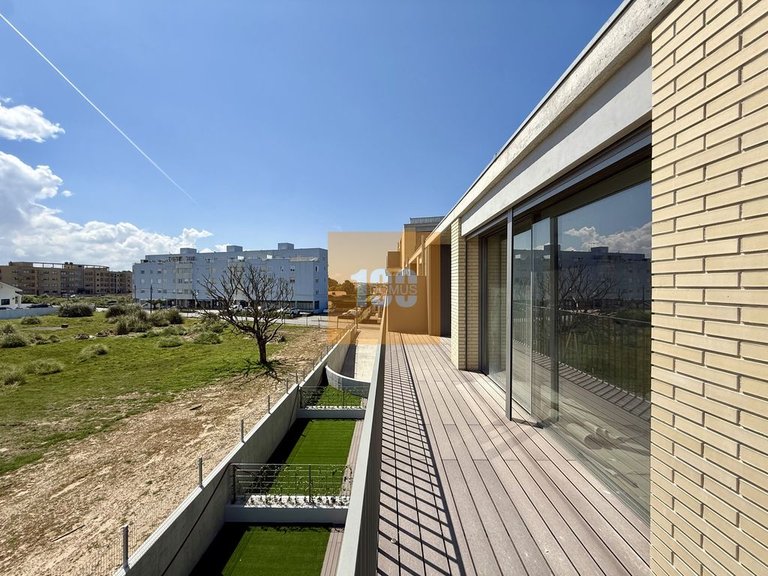 Apartment for Sale in São Felix Da Marinha, Porto 38