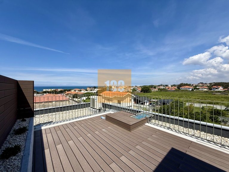 Apartment for Sale in São Felix Da Marinha, Porto 1