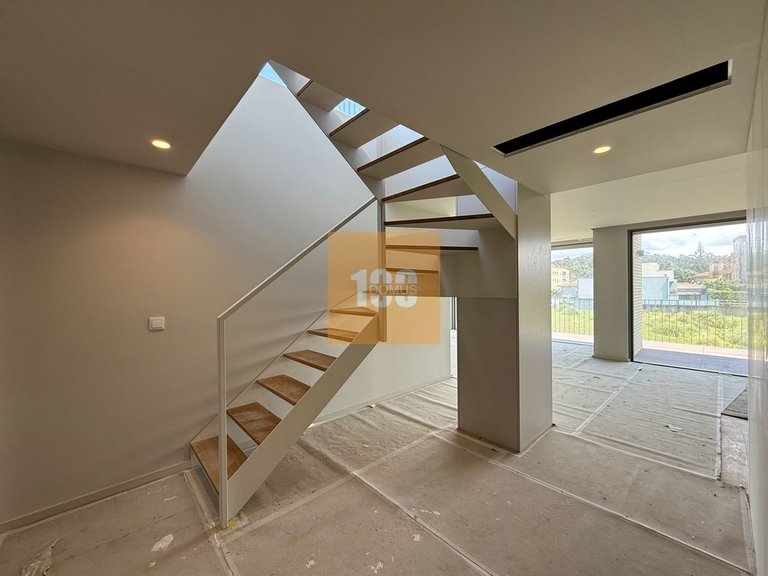Apartment for Sale in São Felix Da Marinha, Porto 2
