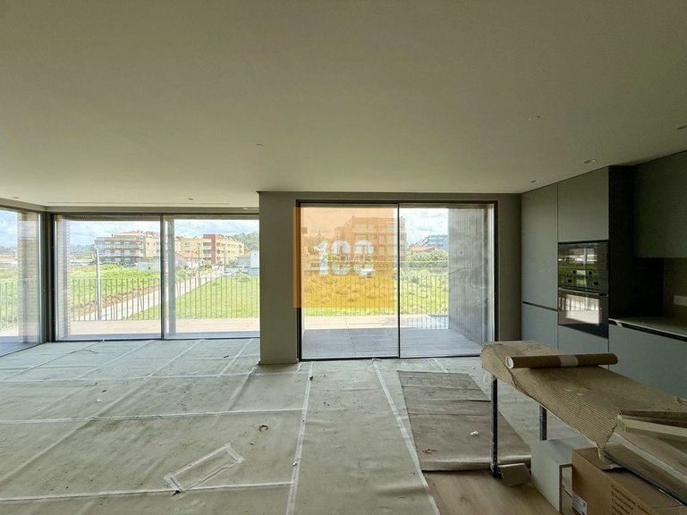 Apartment for Sale in São Felix Da Marinha, Porto 13