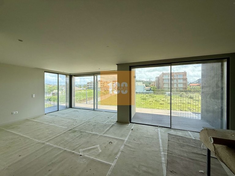 Apartment for Sale in São Felix Da Marinha, Porto 14