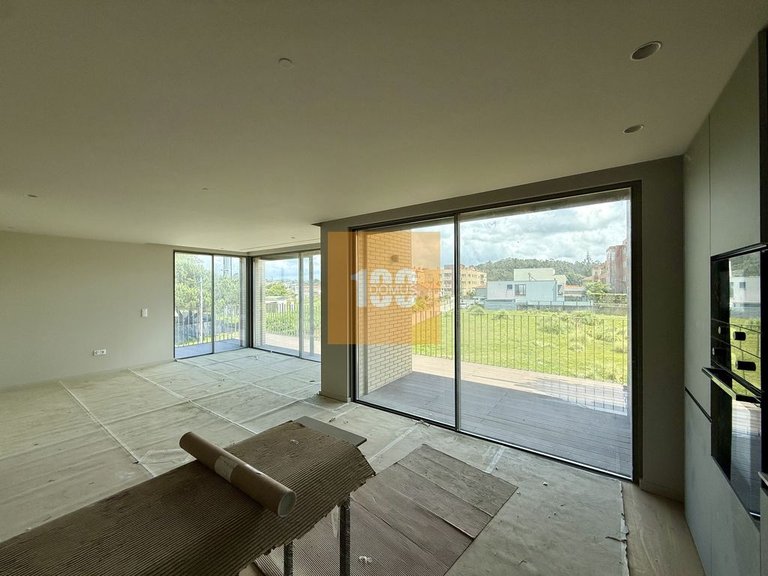 Apartment for Sale in São Felix Da Marinha, Porto 21
