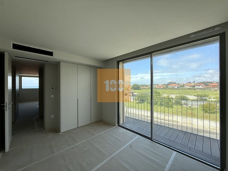 Apartment for Sale in São Felix Da Marinha, Porto 30