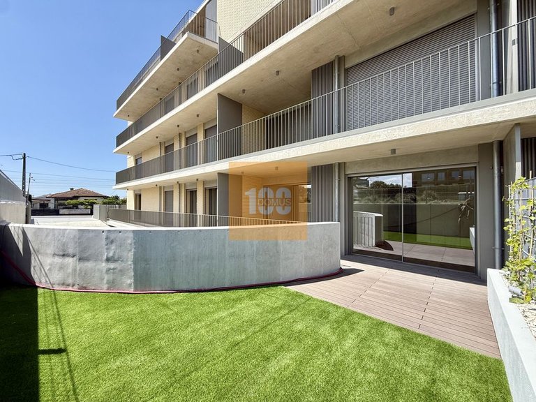 Apartment for Sale in São Felix Da Marinha, Porto 1